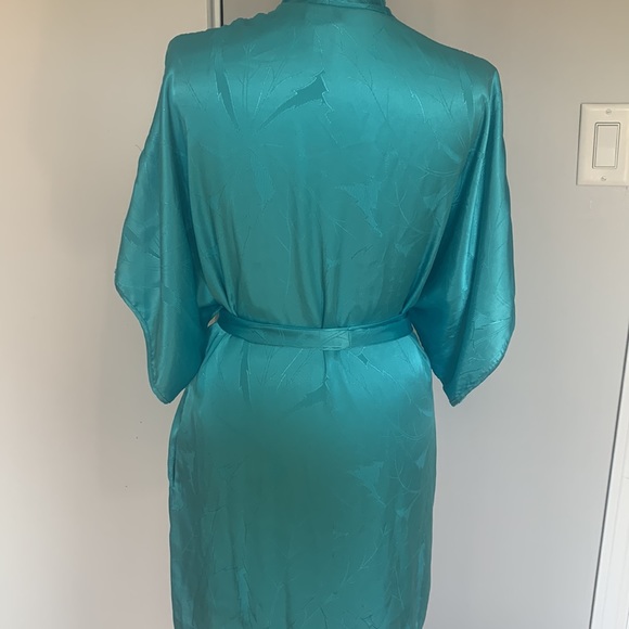 Natori satin robe with belted ties petite - Picture 3 of 8